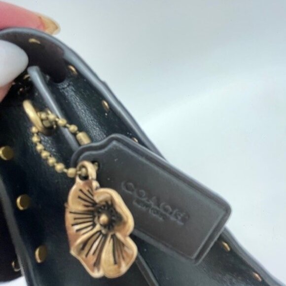 Coach - Picture 14 of 14